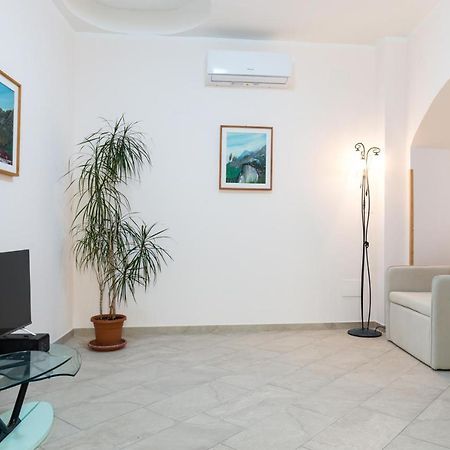 Casa Vacanza Rosy Di Guida Rosy Giungano Ngoại thất bức ảnh