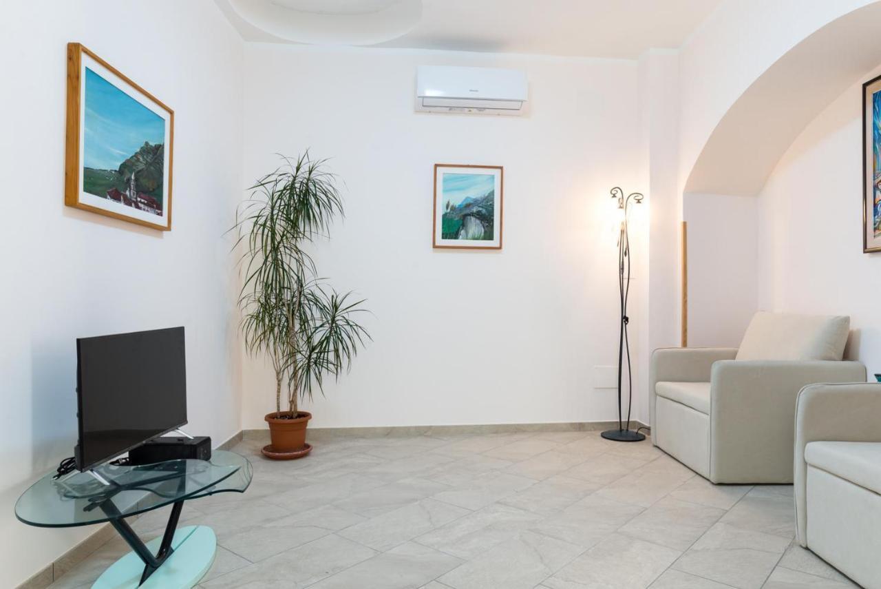 Casa Vacanza Rosy Di Guida Rosy Giungano Ngoại thất bức ảnh